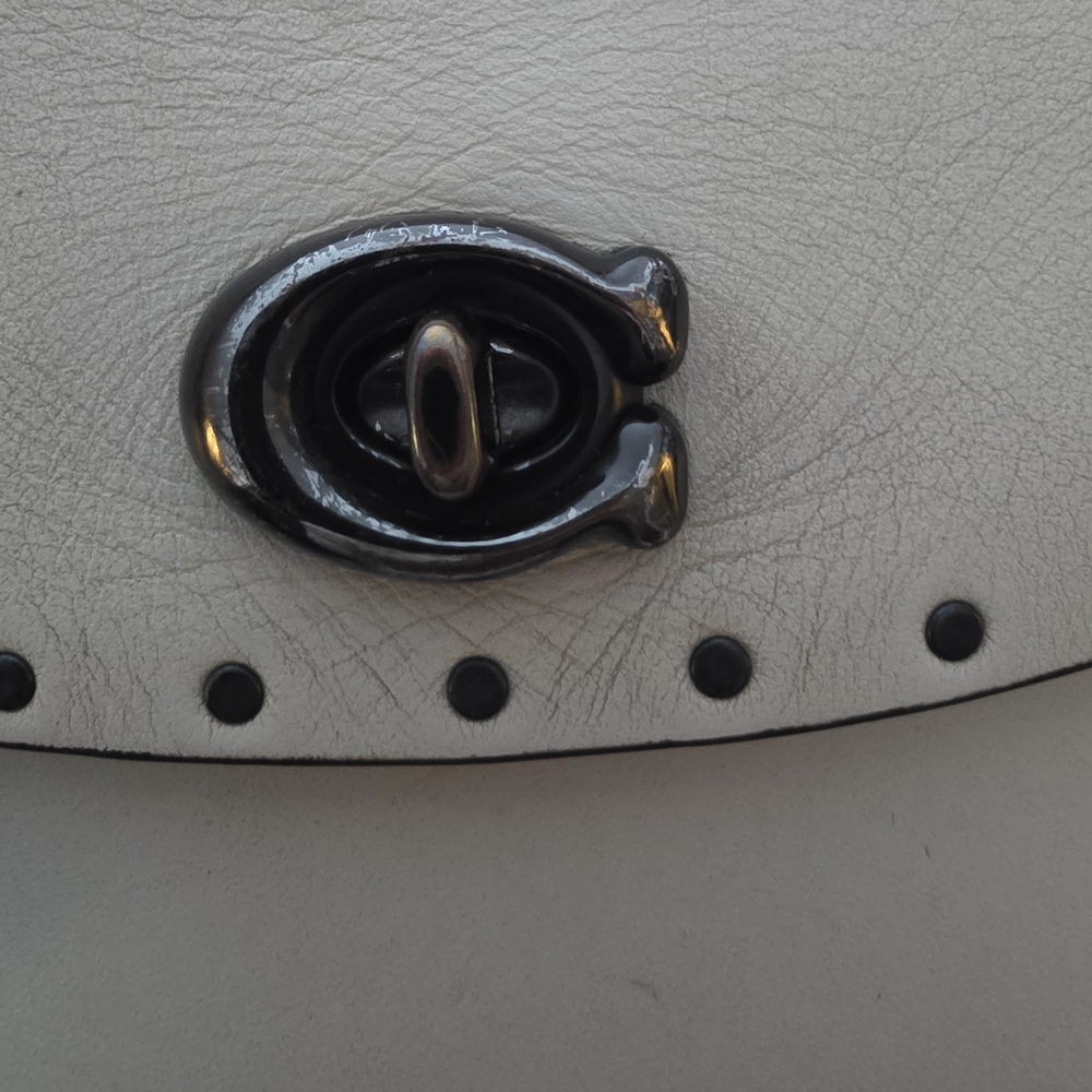 Coach Parker 18 shoulder bag in refined chalk or bone leather with rivets. - Picture 10 of 11